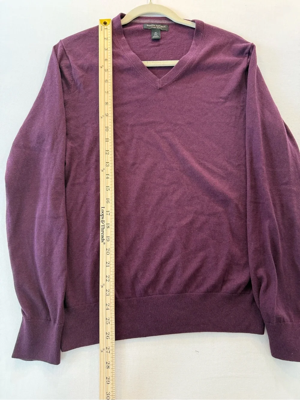 Banana Republic Luxury Brand Men's V-Neck Sweater - Plum
